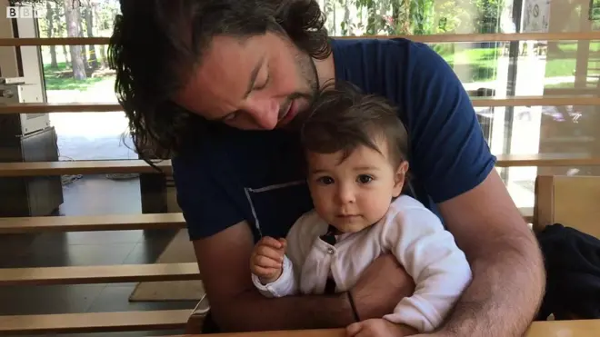 Отац на породиљском боловању