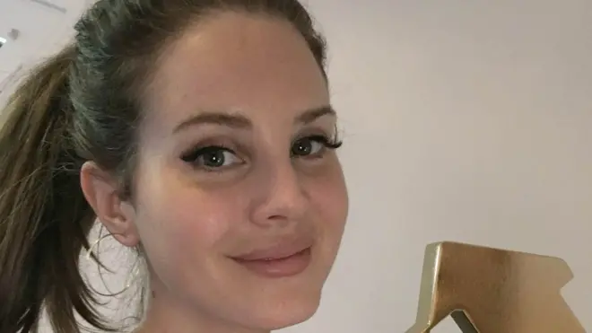 Даже столь невинная на светский взгляд причёска Ланы дель Рей может подвергнуться цензуре в Иране