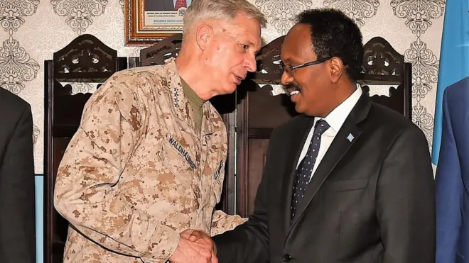 Madaxweynaha Soomaaliya, Maxamad Cabdullahi Farmajo, oo la kulamayo taliyaha AFRICOM, Gen Thomas D. Waldhauser