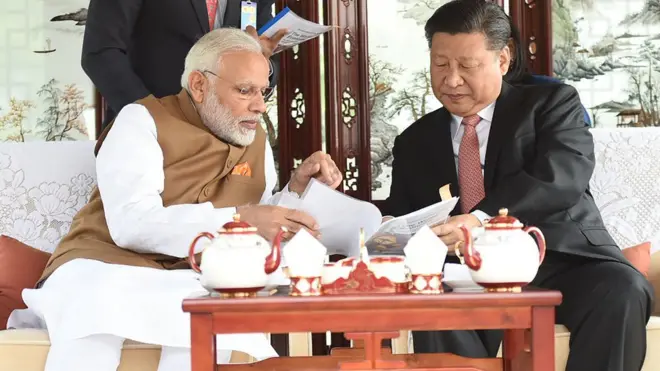 نارندرا مودی، نخستوزیر هند برای دیدار غیر رسمی با شی جینپینگ به چین سفر کرده است.