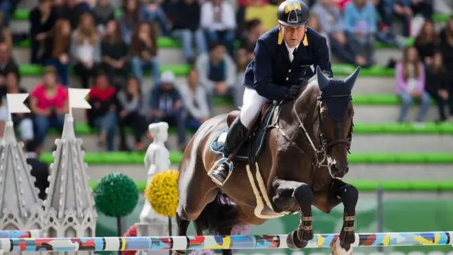 Олександр Онищенко професійно займається кінним спортом