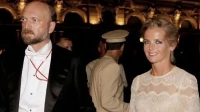 الیگزینڈرا ٹولسٹوے کی روسی ارب پتی سرگئی پگاچف سے پہلی ملاقات اس وقت ہوئی جب انھیں انگلش پڑھانے کے لیے ٹیوٹر رکھا گیا