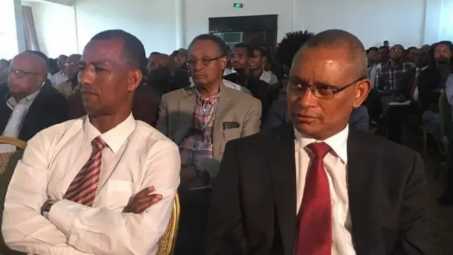 ኣብራሃ ደስታ ኣብ ጎኒ ዶ/ር ደብረፅዮን ገ/ሚካኤል