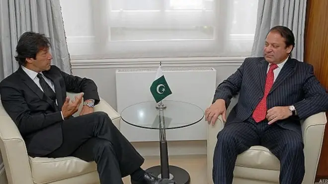 نواز شریف اور عمران خان نے مختلف صورتحال میں ایک ہی قسم کے بیانات دیے جن پر ردِ عمل بھی مختلف آیا