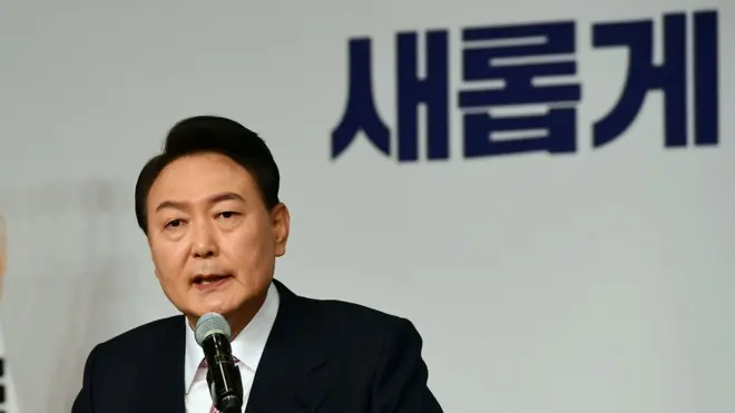 10일 서울 여의도 국회도서관 대강당에서 당선인사 기자회견하는 윤석열 제20대 대통령 당선인