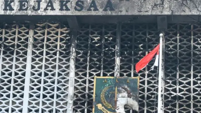 Kondisi gedung utama Kejaksaan Agung yang hangus dilalap api, 23 Agustus lalu.