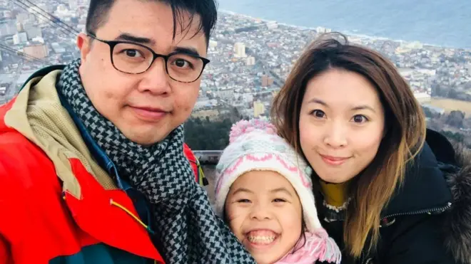 에디와 요윈 부부는 딸 헤일리를 데리고 홍콩의 어지러운 상황을 피해 영국으로 이주했다