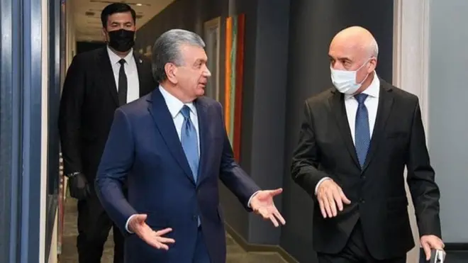 Президент Мирзиёев тест тизимини қайта кўриб чиқишни буюрди.