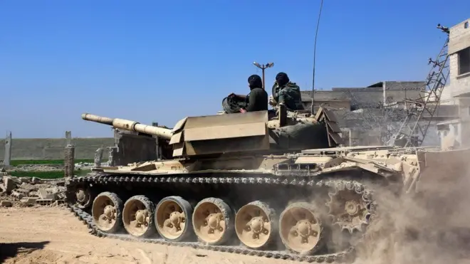 Бронетехніка проурядових сил на шляху до Східної Гути