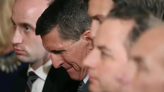 Отставку Флинна называют первым крупным поражением администрации Трампа