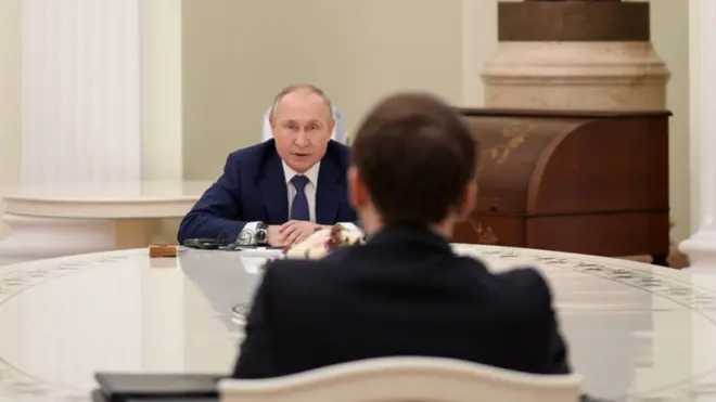 Путін і Макрон під час перемовин у Москві