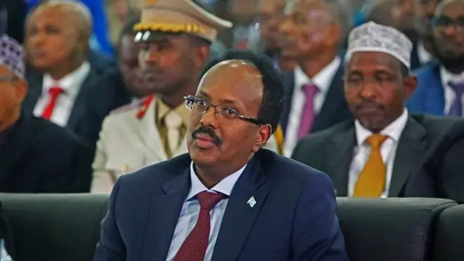 Mohamed Abdullahi Farmajo, le nouveau président de la Somalie, lors de l'inauguration de l'aéroport de Mogadiscio le 22 février 2017