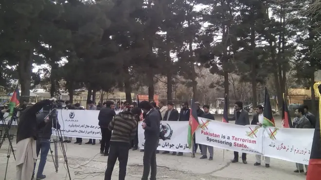 قبل از این در تظاهرات نیز تجمع اعتراضی به پا کرده بودند