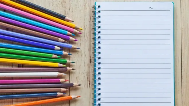 Tren terkini untuk kembali menggunakan teknik tradidional ini telah membantu meningkatkan penjualan alat tulis