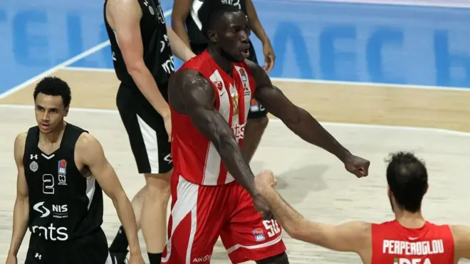 Oco je u Zvezdi proveo dve godine, a mnogi navijači su ga zvali Dobroćudni div.