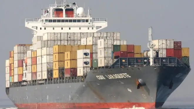 今年年初，船龄仅有七年的"Hammonia Grenada"被当作废钢铁卖掉。