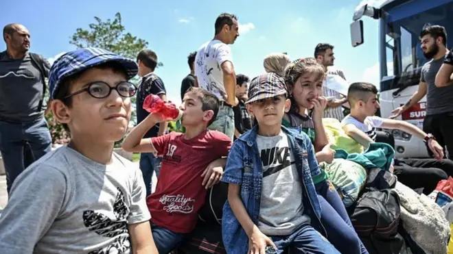 طبق آمار رسمی بیش از ۱.۷ میلیون نفر از مهاجران سوری ساکن ترکیه زیر ۱۸ سال هستند