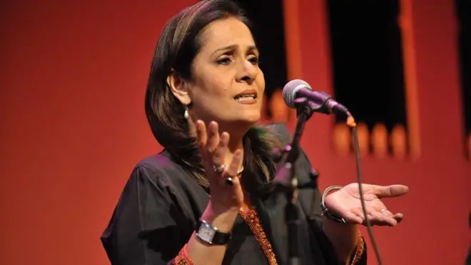 پاکستانی گلوکارہ ٹینا ثانی کہتی ہیں کہ انھیں بھارتی اداکار ششی کپور بہت پسند تھے اور انھوں نے ایک مرتبہ انھیں خط بھی لکھا تھا۔