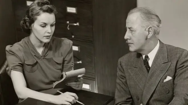 Мужчины сейчас, как и полвека назад, по-прежнему чаще становятся начальниками, а женщины секретарями начальников