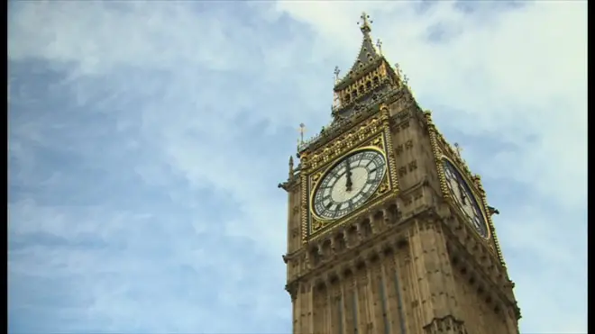 ロンドン「ビッグベン」　時計改修でしばらくお休み