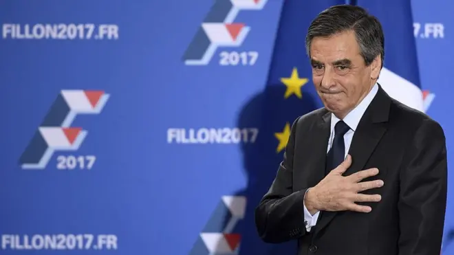 Фийон считает, что его жена имела полное право трудиться в парламенте