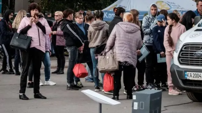 اعترف نائب رئيس وزراء أوكرانيا بأن خدمات ستارلينك تعتبر عنصرا ضروريا للبُنى التحتية في بلاده