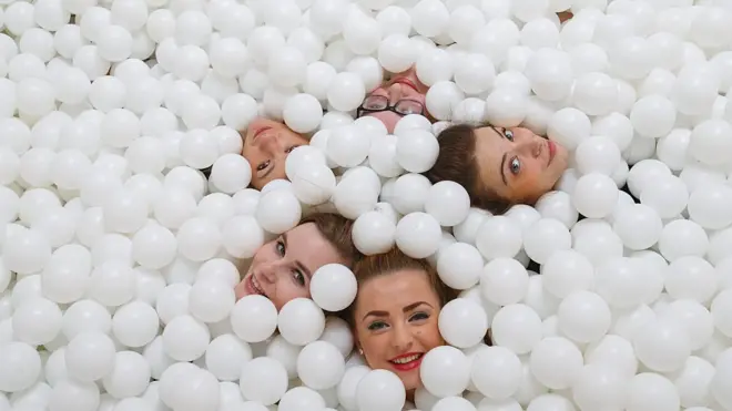 mandi bola, permainan, anak-anak