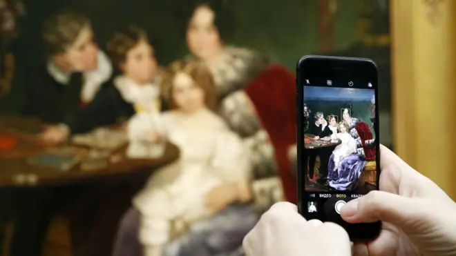 Даже если вы не получили деньги за рассказ о выставке, вас можно считать гидом, считают в Третьяковке и Пушкинском