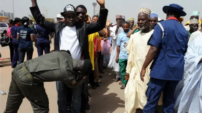 Ndị uweojii na-enyocha ndị mmadụ