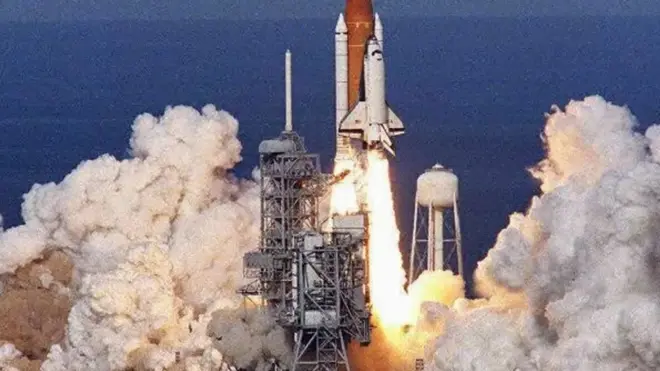 Lancement de la navette spatiale Columbia le 19 novembre 1996