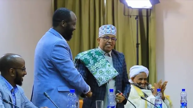 ጠቅላይ ሚኒስትር ዐብይ አሀመድ ከየኢትዮጵያ እስልምና ጉዳዮች ምክር ቤትን እና ከቅርብ ወራት በፊት ከእስር የተፈቱ የኢትዮጵያ ሙስሊሞች የመፍትሔ አፈላላጊ ኮሚቴ ጋር ተወያይተዋል