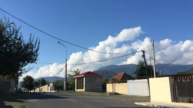 Balakən rayonun mərkəzindəki evlərdə elektrik enerjisi tez-tez kəsilir.