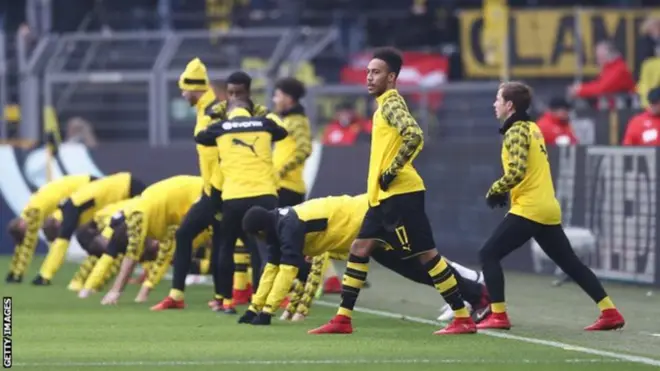 Borussia Dortmund don already reject two bids wey Arsenal make for Aubameyang