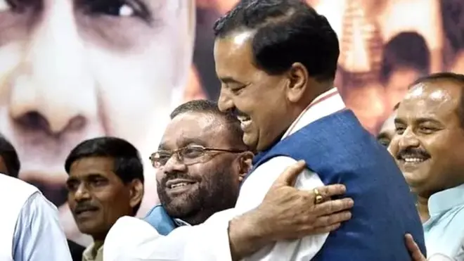 केशव प्रसाद मौर्य और स्वामी प्रसाद मौर्य साथ-साथ