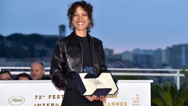 La cinéaste franco-sénégalaise Mati Diop, lors de la réception du Grand Prix du 72ème Festival de Cannes, le 25 mai 2019