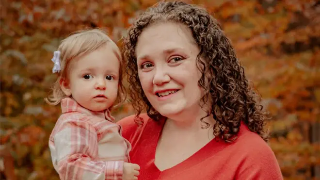 Јулие Есхелман wитх хер бабy