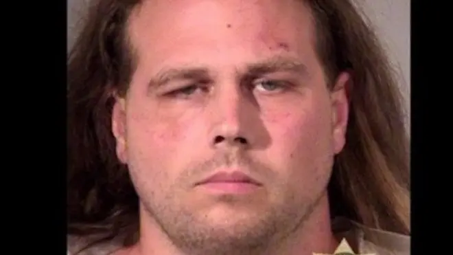 مقتل رجلين وجرح آخر حاولوا منع مهاجم من الإساءة لمراهقتين مسلمتين بالولايات المتحدة.