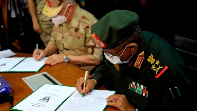 توقيع اتفاقية تعاون عسكري بين رئيسي الأركان في الجيشين السوداني والمصري