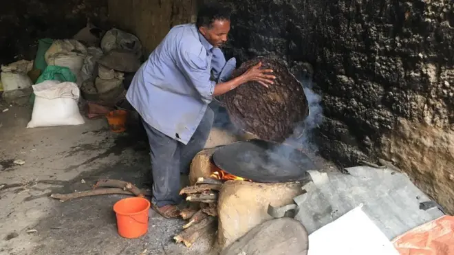 ገብረመድህን ትኩእ