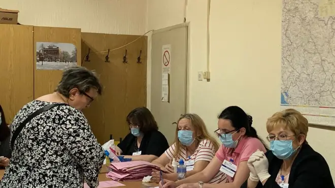 Жена на гласању