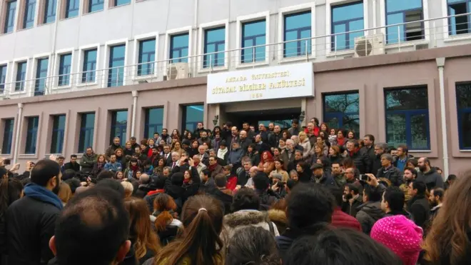 72 kişinin görevden alındığı Ankara Üniversitesi'nde bugün protesto vardı