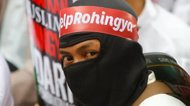 Rangkaian demonstrasi menuntut pemerintah Myanmar untuk menghentikan aksi kekerasan terhadap etnik Rohingya digelar di Indonesia, termasuk di Jakarta, pada 25 November 2016.
