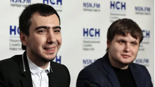 Руссиан пранкстерс Вован (Л) анд Леxус (Р) аре кноwн ин Руссиа фор таргетинг Кремлин ривалс