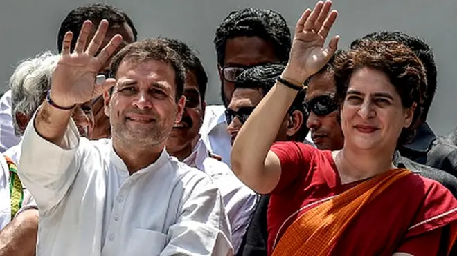 प्रियंका गांधी अपने भाई राहुल गांधी के साथ