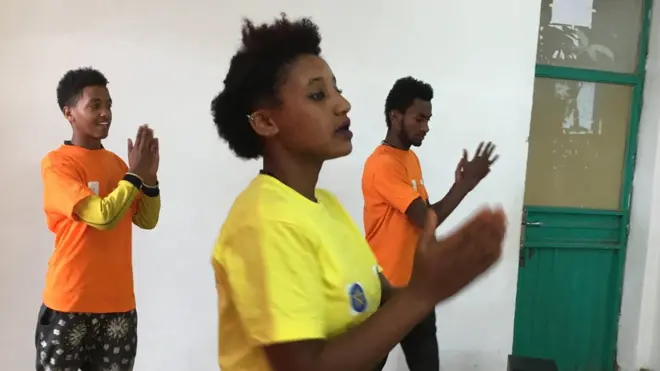 እዞም ፅሙማት ሳዕሳዕቲ ብዘይሙዚቃ እውን ምልሃይ ይኽእሉ።