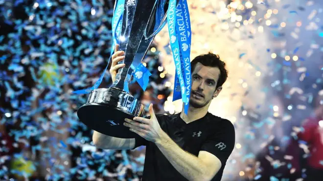 سترہ ہزار شائقین سے بھرے ٹینس کورٹ میں یہ میچ ٹینس مقابلے سے زیادہ ہیوی ویٹ باکسنگ چیمپیئن شب دکھائی دے رہا تھا