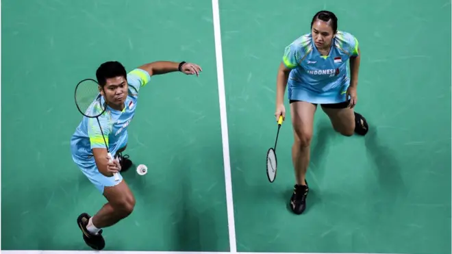 Pasangan ganda campuran Praveen Jordan/Melati Daeva akan mewakili Indonesia dalam cabang olahraga badminton di Olimpiade Tokyo 2020.