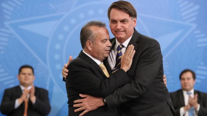 Retratobetano roleta onlineRogério Marinho e Jair Bolsonaro abraçadosbetano roleta onlinecerimônia no Palácio do Planaltobetano roleta online2020