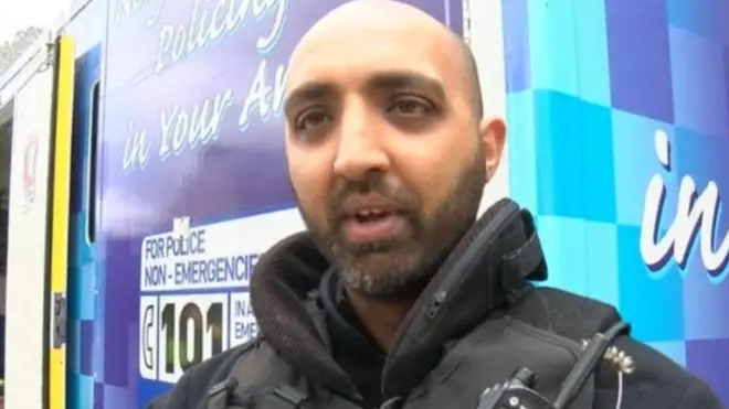 جب ان جرائم کا ارتکاب کیا گیا تو ویسٹ یارکشائر پولیس کی پروٹیکٹیو سروسز آپریشنز سے منسلک ملزم امجد حاضر سروس افسر تھے