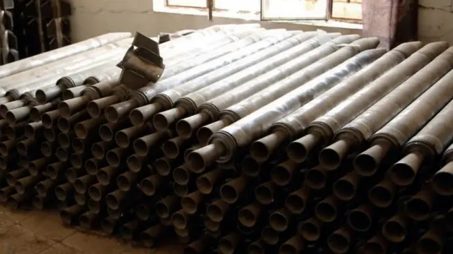 Kasım 2016'da Musul'da ele geçirilen IŞİD üretimi roketler.